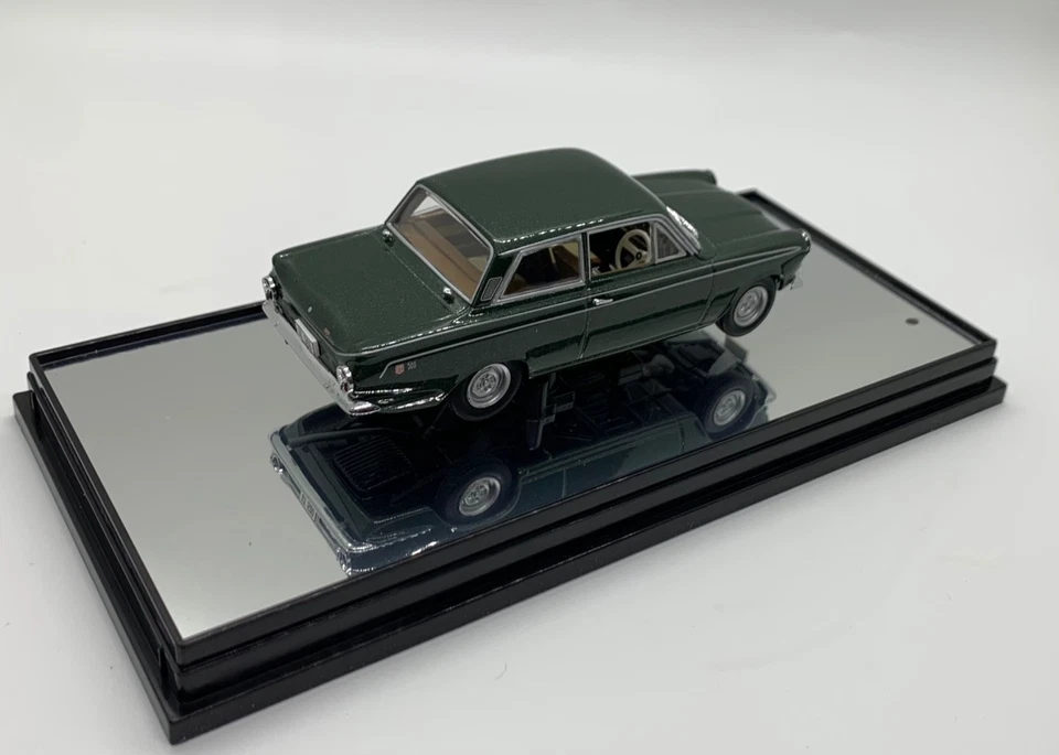 Classic Carlectables 1:43 #43562 Ford 1965 Cortina GT 500, Ivy Green NEW - Image 4 of 4