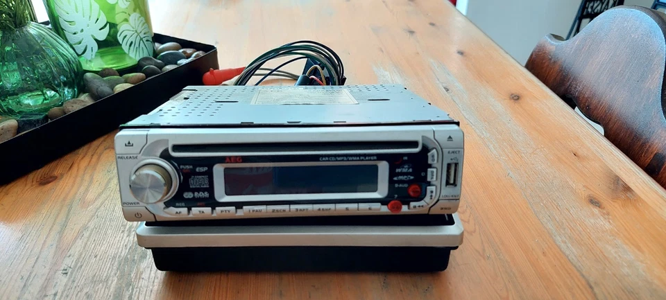 AEG-Autoradio Gebraucht Guter Zustand. Siehe Fotos - Bild 2 von 2