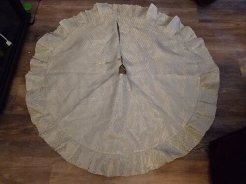 Martha Stewart Christmas Tree Skirt Gold With Shinny Green Oval Dots Sz 52" D - Picture 1 of 4