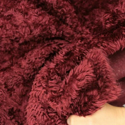 Synthetische Meterware aus Polyester