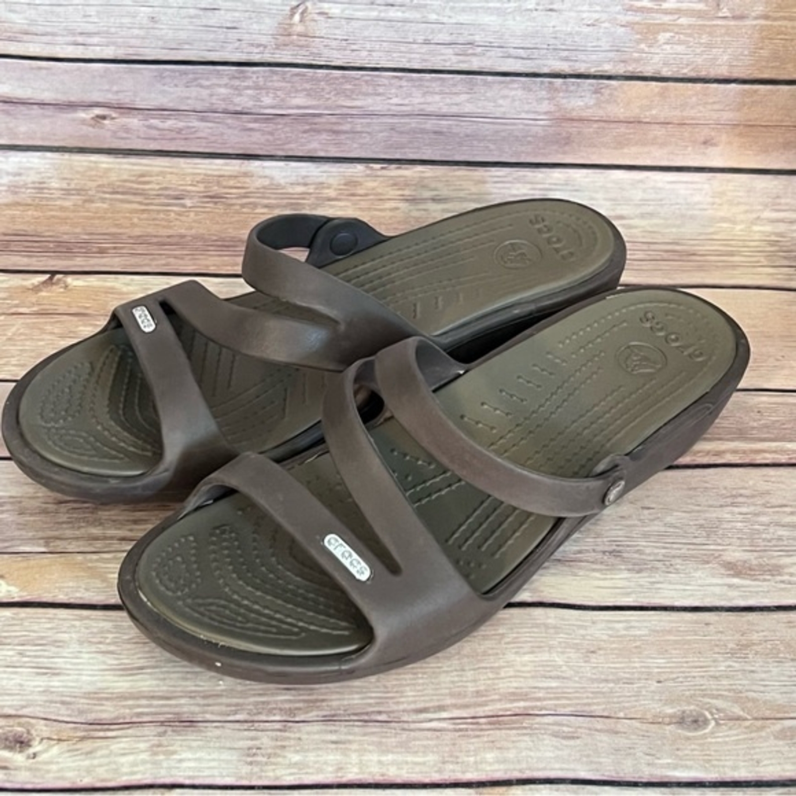 CROCS "Patricia" Wedge Sandal Brown Women's Size … Gem