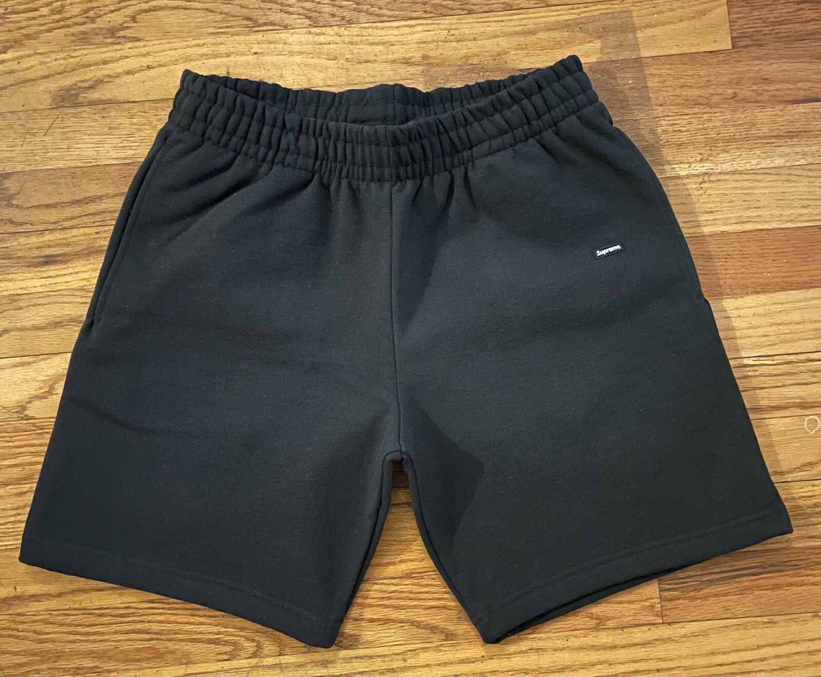Supreme Small Box Sweat short size small | eBay