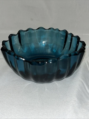 Vintage Anchor Hocking  scalloped Sea Blue Green Glass Irregular Round Dish Bowl