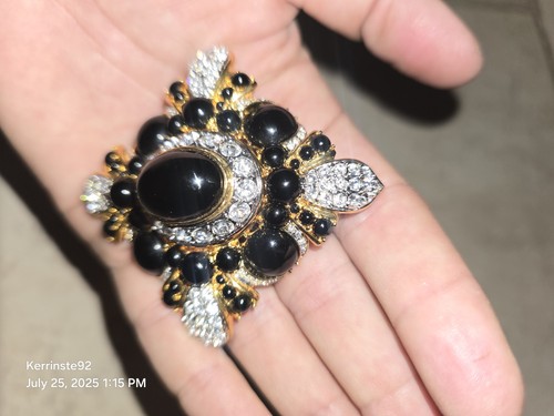 Vtg Rare Joan Rivers Intricate Gold Tone Filigree Black Maltese Cross Brooch - Picture 13 of 13