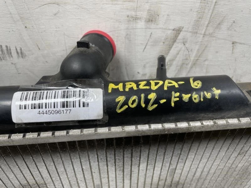 Radiador Mazda 6 2012 2,5 L aire acondicionado OEM+ Foto 3 de 4