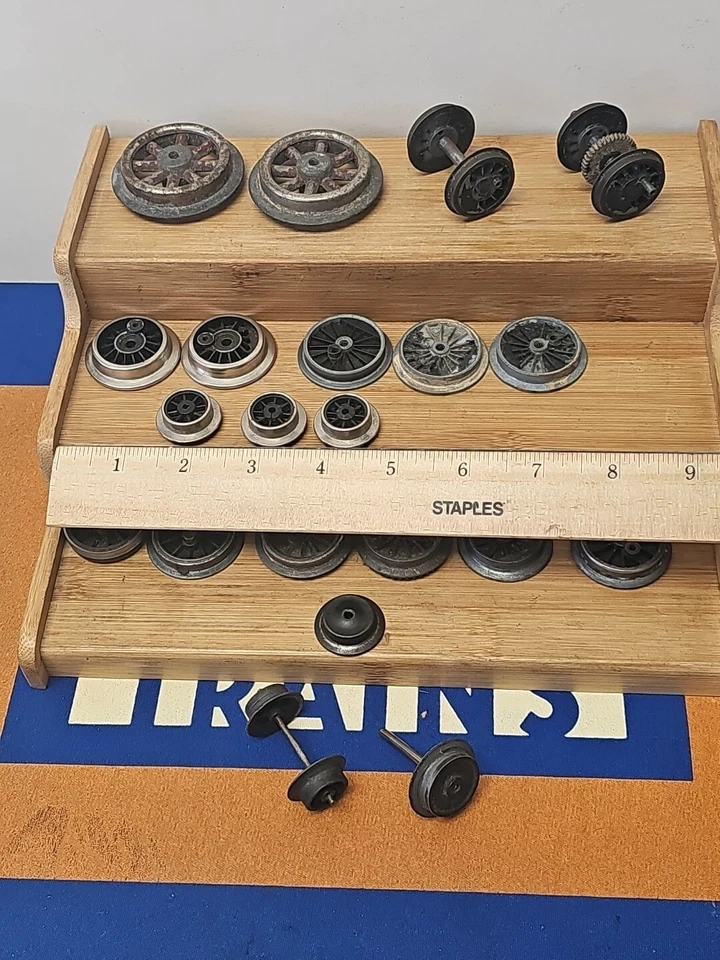  Lionel & American Flyer Flanged WHEELS & Others Lot (24 Wheels) - Image 3 of 4