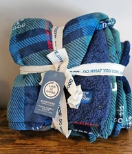 LIFE IS GOOD Berkshire Thankful Grateful Tree Plush Throw Blanket Plaid GREEN BL