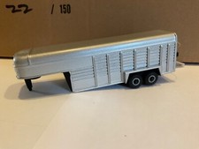 Ertl 1/64 1:64 Collect N Play diecast livestock trailer