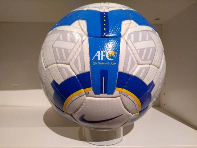 nike total 90 ascente