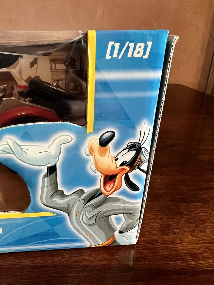 Burago Mercedes - benz sskl goofy Disney Collection 1/18 COD. 2102 - Immagine 2 di 4