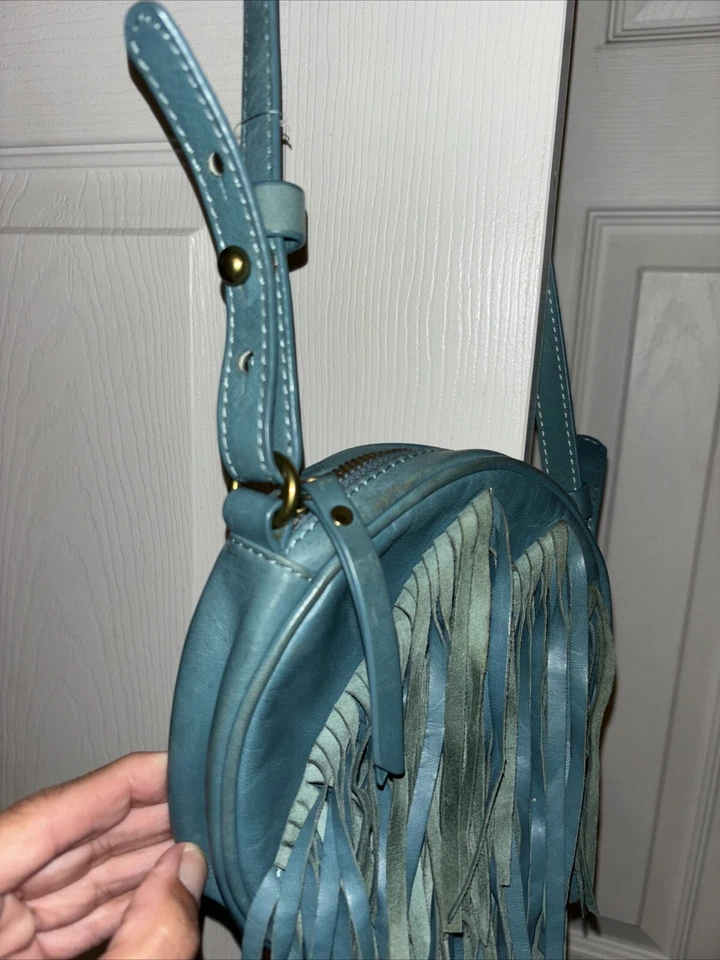 Bolso Bandolera Cynthia Vincent Cuero Turquesa Flecos Círculo Festival Western Foto 3 de 4