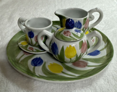 Unbranded Tea Party Tulip Teapot Creamer Sugar Lids Cups Saucers Ceramic 6oz