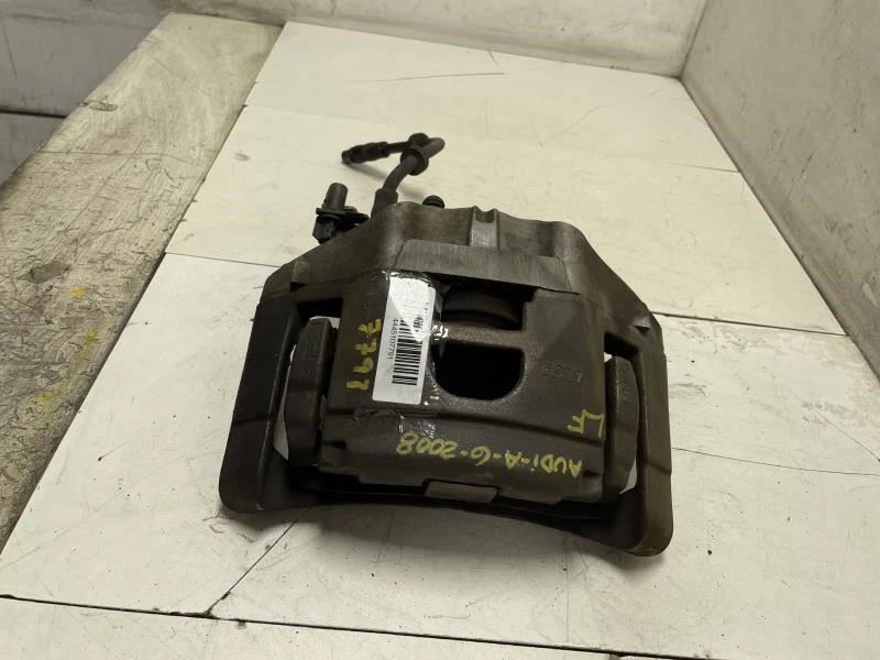 Audi A6 2008 sedán 3,2 L pinza de freno delantera izquierda lado del conductor OEM+ Foto 2 de 4