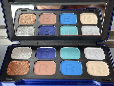 Makeup Revolution - Forever Dynamic Tranquil Eyeshadow Palette ~ BNIB