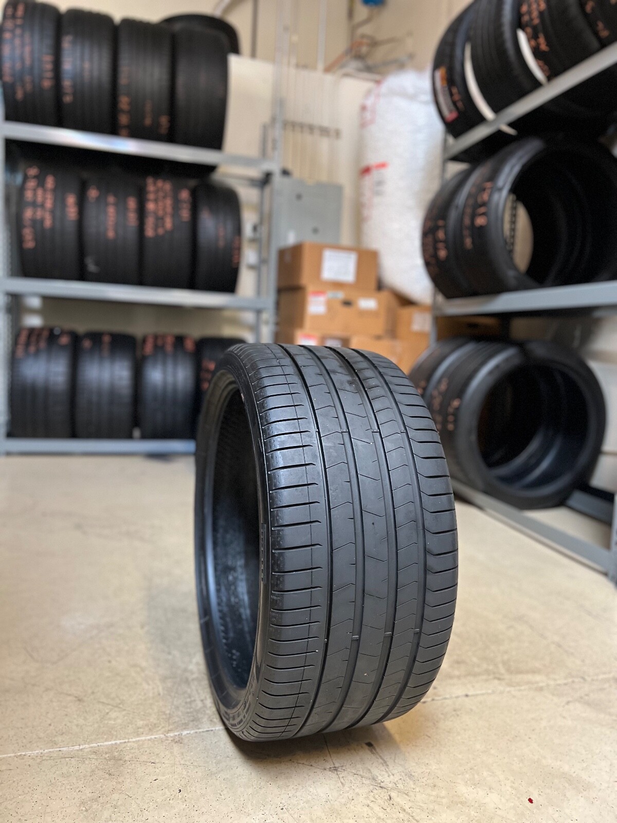 1 - NO REPAIRS 315/30ZR22 XL (107Y) Pirelli P Zero PZ4 (B) Bentley - 12043