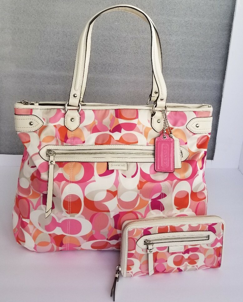 coach daisy kaleidoscope print backpack Kate Spade Chelsea Medium Bag in Black Multi k607 – Coach Daisy Kaleidoscope Print Emma