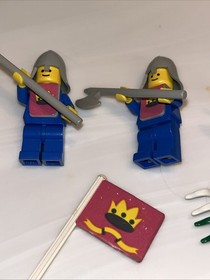 6- 1978 Lego Yellow Castle Knight Minifigure Purple Sticker Crown RARE 375 6075