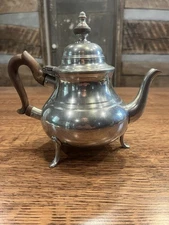 Williamsburg  9” Stieff Pewter Footed Coffee Tea Pot Wooden Handle