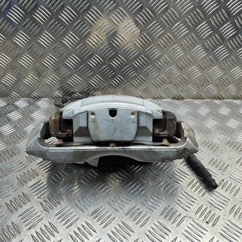 BMW 5 Touring F11 Bremssattel vorne links 6786817 3.0 Diesel 280 kW 32750151