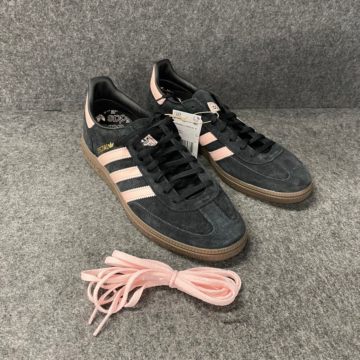 ADIDAS Handball Spezial Shoes Women&apos;s Size US 10 Black&sol;Pink&sol;Gum