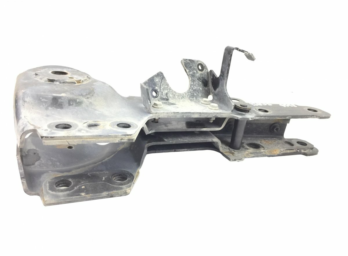 A9613102458 Cabin Bracket Mount Front Left From MERCEDES-BENZ  