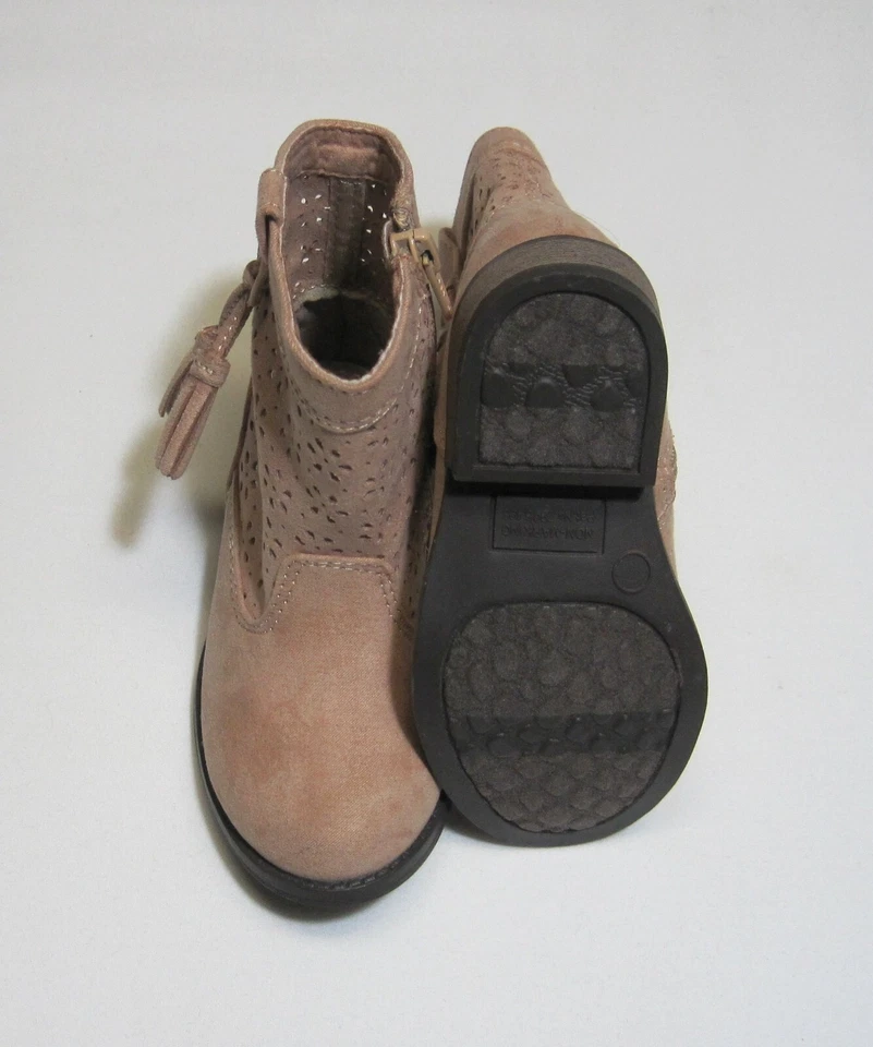 Toddler Girls Boots Tan, NWT, Genuine Kids From Oshkosh - Image 2 of 4