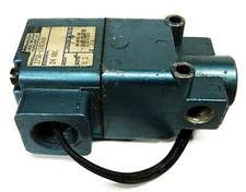 MAC Valves Inc. Single Direct Solenoid Poppet Valve 2758-610CAAA USED