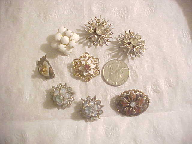 Vintage Tiny Pins brooches Rhinestone and Beads All one Money