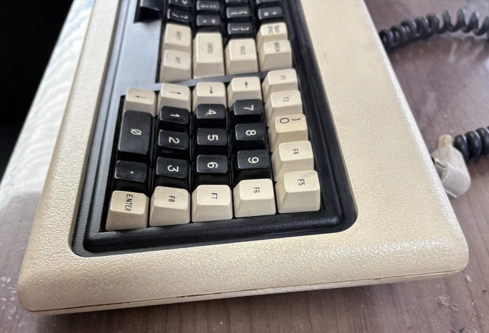 Radio Shack TRS-80 Micro Computer Keyboard - Image 3 of 4