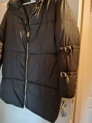 Marina Hoermanseder Jacke Gr M 38 Schwarz mit Schnallen Steppjacke  - Bild 1 von 4