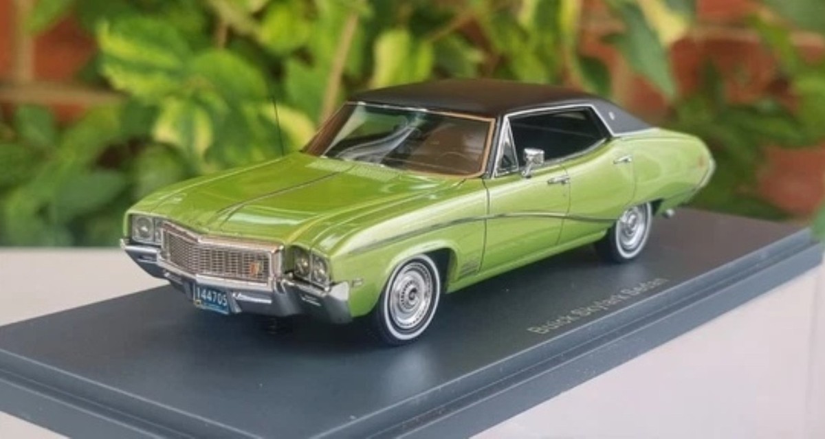 Neo Scale Models Buick Skylark Sedan 1968 Metal Green 1:43 Resin