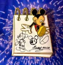 🥰 RARE Mickey Mouse 3D Sketch Pad Notepad Pin -2014 Disney Hong Kong Disneyland