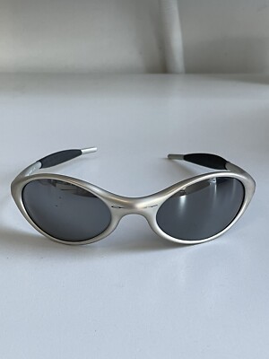 vintage Oakley eye jacket 1.0 sunglasses 90s silver / black iridium | eBay vintage Oakley eye jacket 1.0 sunglasses 90s silver / black iridium | eBay