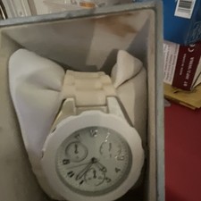 White Analog Multi-Dial 12-Hour Casual Wristwatch Arabic Numerals Rubber Strap