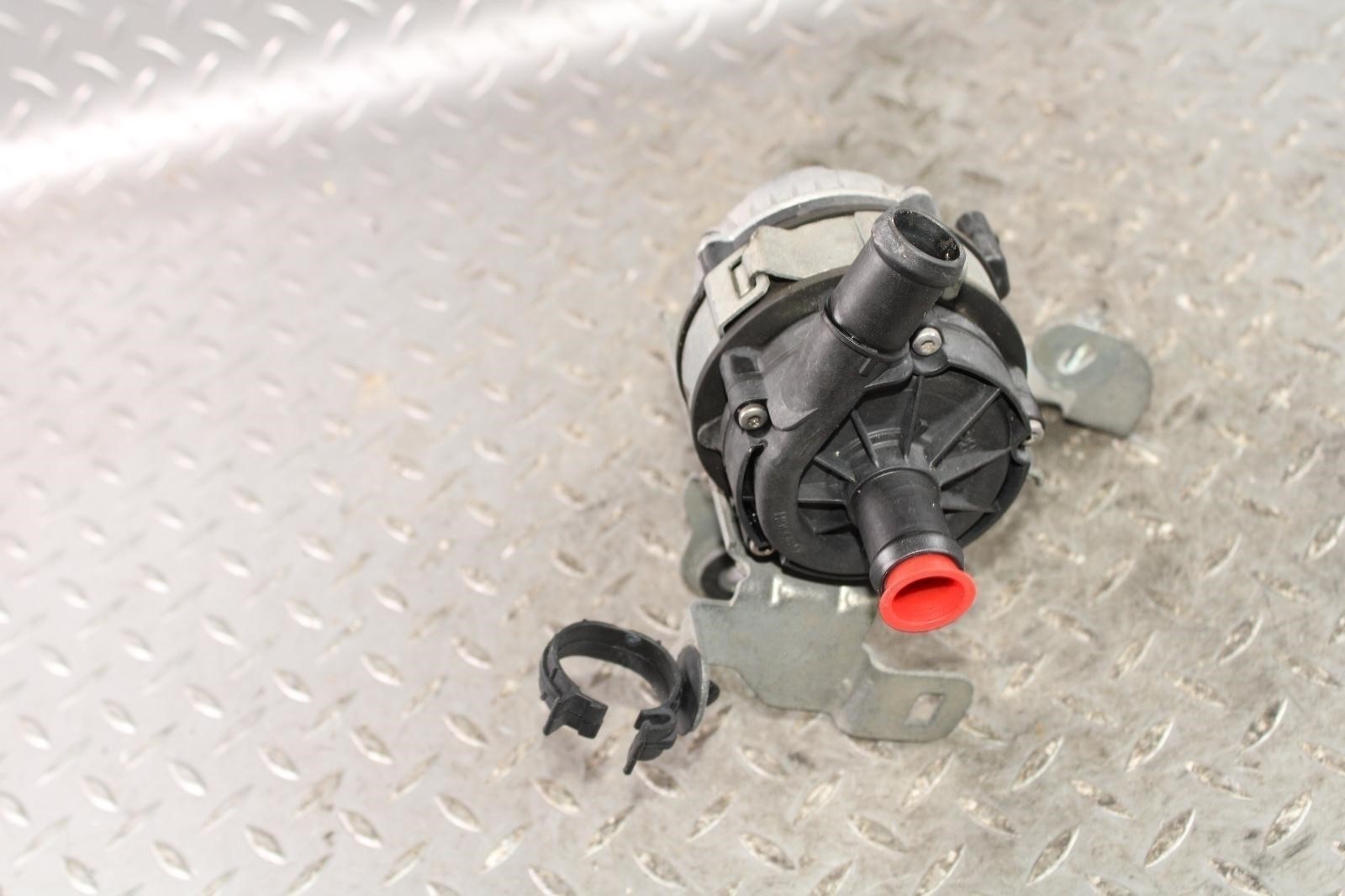 Maserati Ghibli 2014-2017 Water pump