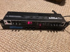 Processori multieffetto Alesis Midiverb 2 e Zoom RFX 2200