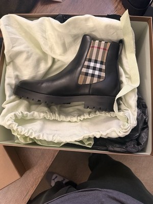 Burberry Men's Black Leather Chelsea Boots Check Pattern Plaid Accents Ankle