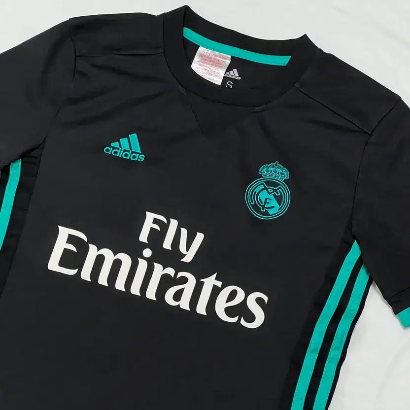 Adidas Kids/Women's Real Madrid Football Jersey thumbnail 2