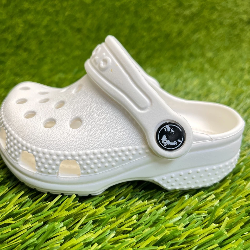 Zueco Crocs Clásico Niño Pequeño Talla 2C Blanco Playa Caminar Exterior Sandalias Sin Cordones Foto 3 de 4