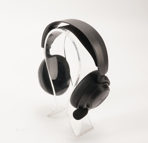 SteelSeries Arctis Nova Pro Gaming Headset for Xbox PC PS4 PS5 and Switch - Picture 1 of 5