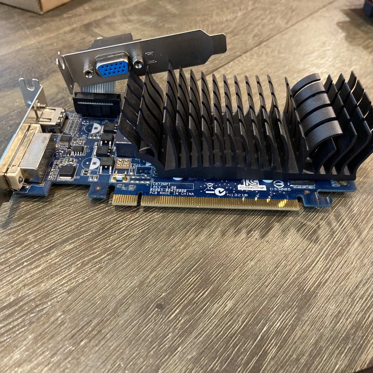 ASUS EN210 Silent DI 1GD3 V2 LP GeForce GT 210 1GB Graphics Card
