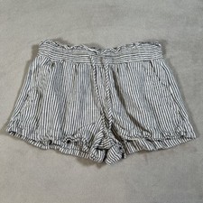 A New Day Seersucker Pull On Gray White Striped Shorts Paperbag Waist Size M