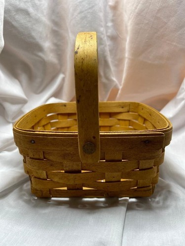 1997 Longaberger Square Basket with Swing Handle – Rustic Charm & American Craft - Picture 3 of 9