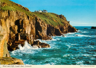 c19561 Hotel and Cliffs Lands End Cornwall England John Hinde Postkarte