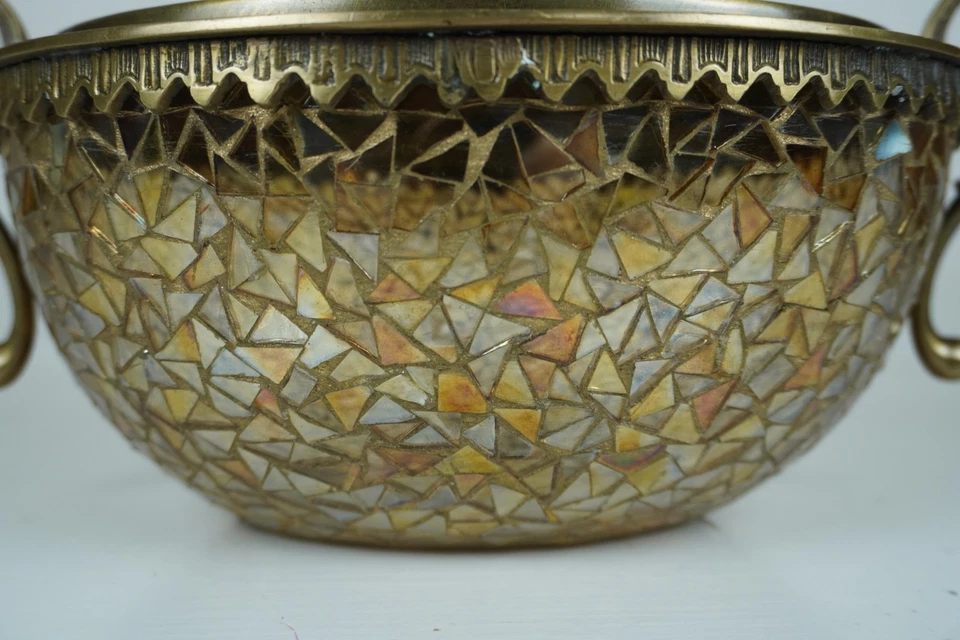 Tigela de vidro mozaico com tampa Maitland Smith com acabamento em latão - Imagem 4 de 4