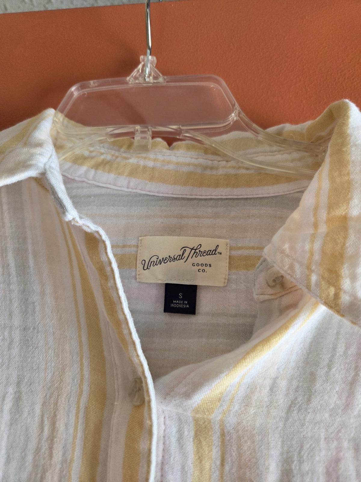 Universal Thread button up summer blouse - image 2