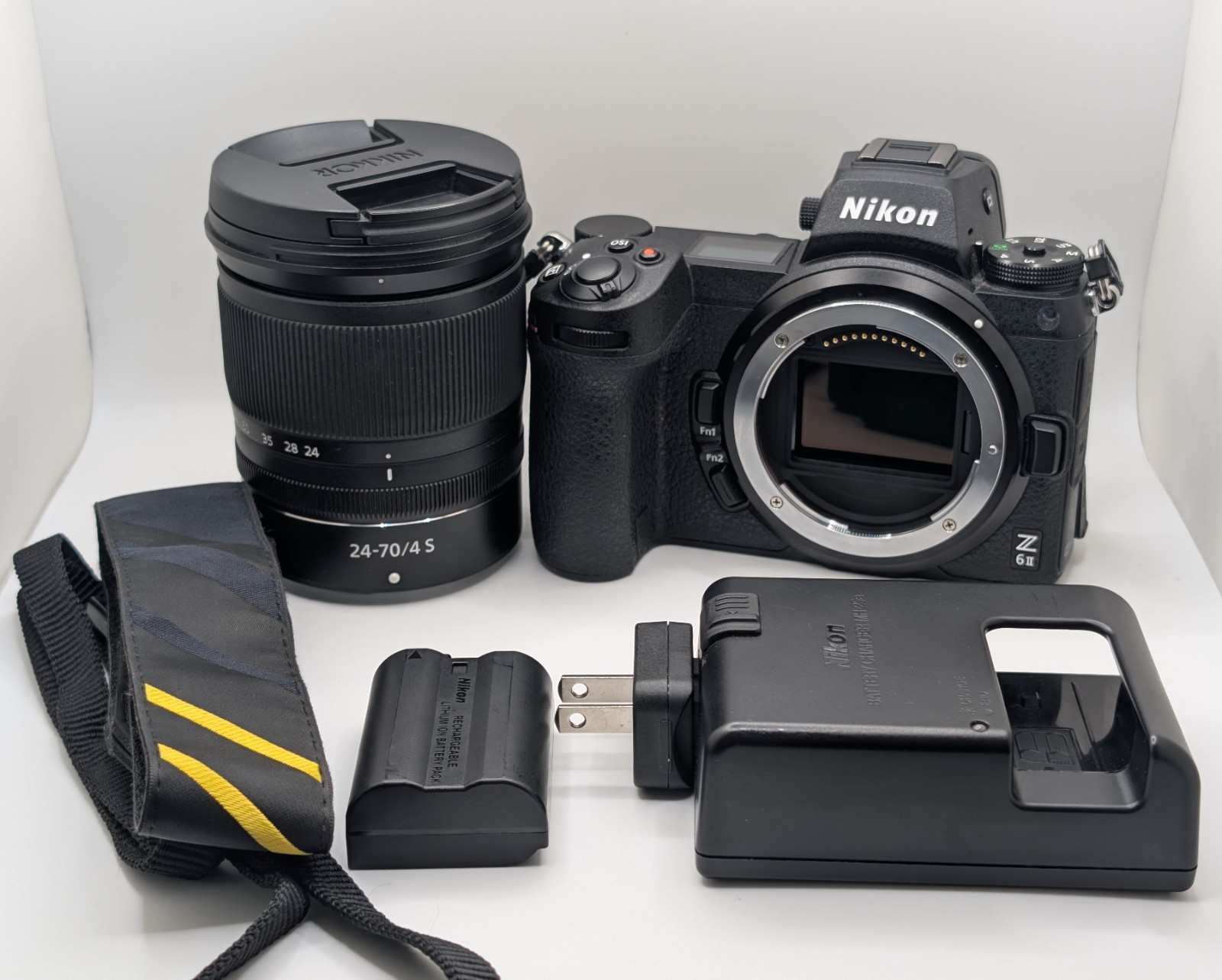 Nikon Z6 II 24.5MP Mirrorless Camera 24-70mm f/4 S Lens Kit/4,771 Shutter. ~690~