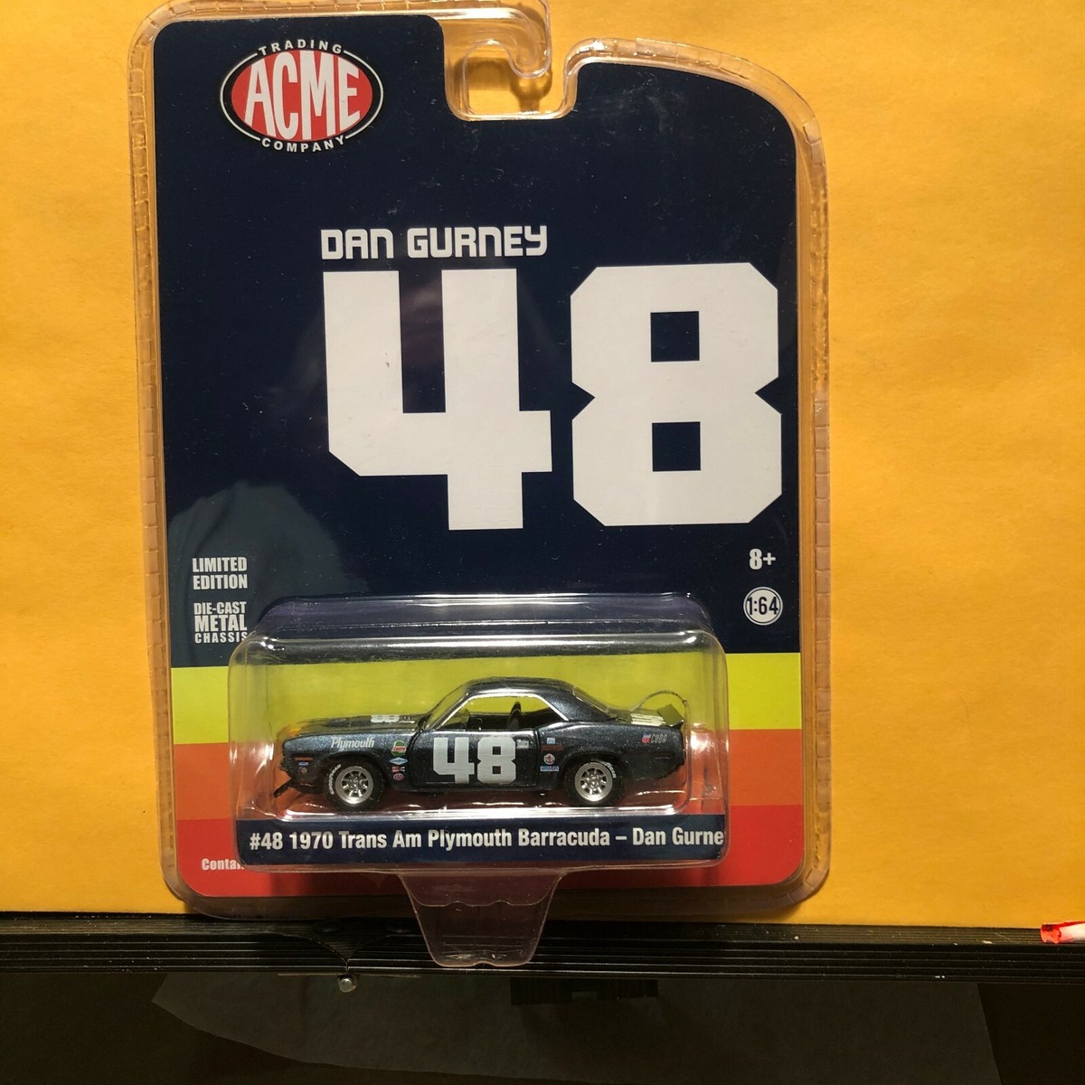 1/64 GREENLIGHT ACME #48 1970 PLYMOUTH BARRACUDA DAN GURNEY BLUE