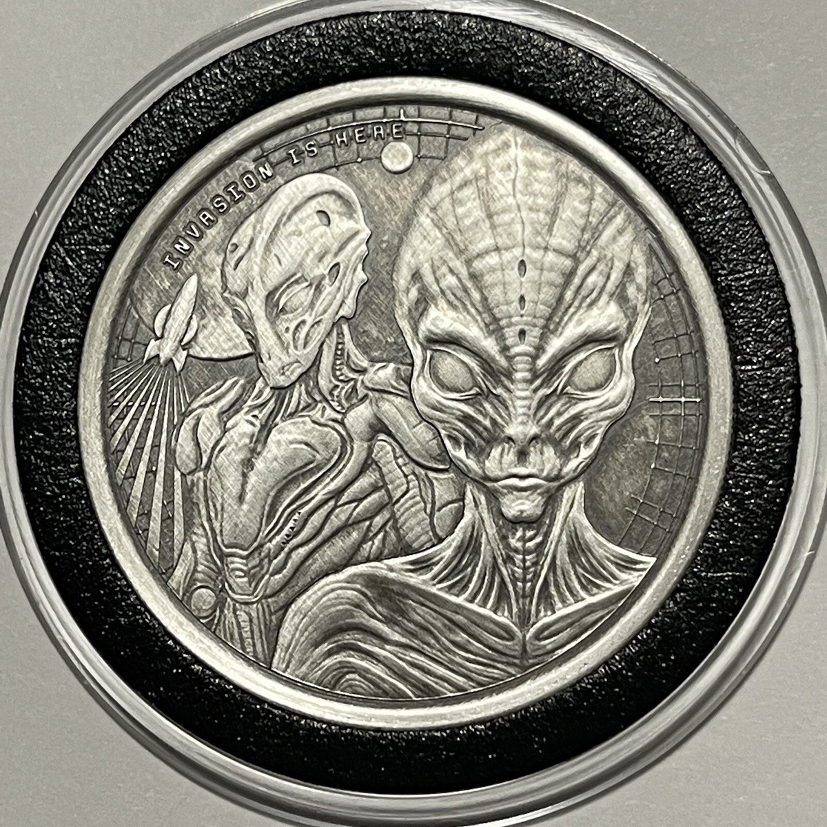 ウヨン atiny Alien Invasion Is Here Antiqued Rare Coin 1 Troy Oz .999