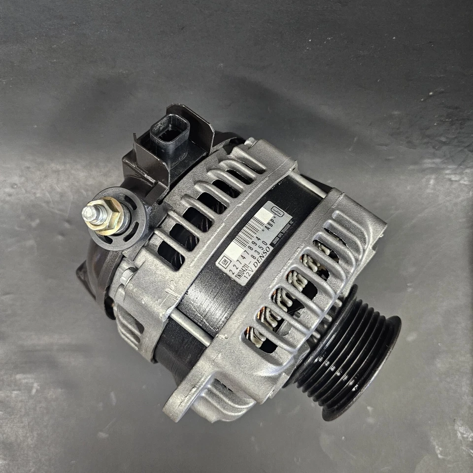 Alternador Chevrolet Silverado 2500 HD V8 6,0 litros 150 amperios OEM Reman por casa rodante Foto 2 de 4